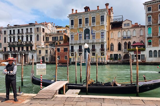 Venice Sightseeing Small Group Walking Tour with a Local Guide - When to go, and how to use it best