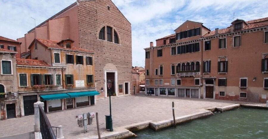 Venice: Sightseeing Tour with a Local expert - From small squares to big meaning in Rialto, San Marco, and Cannaregio