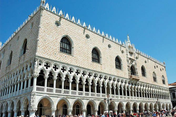 Venice Small Group Walking Tour of Most-Famous Sites &Attractions - Ponte di Rialto: the romantic Venice moment, up close