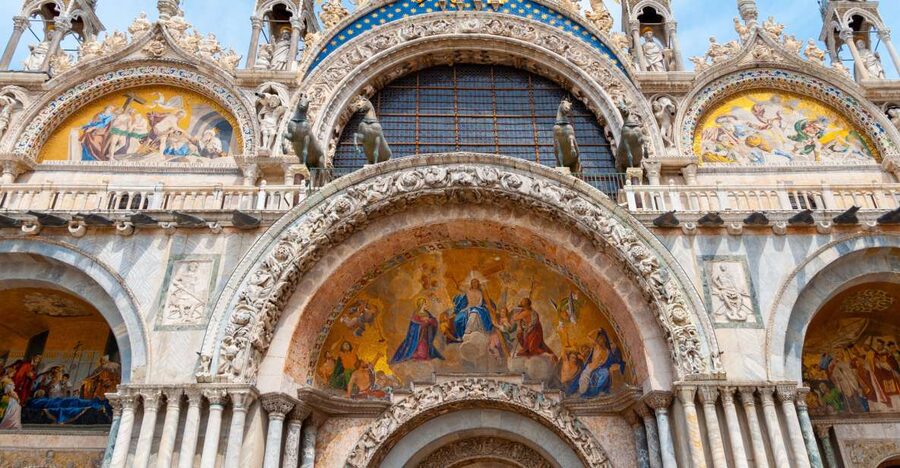 Venice: St. Mark's Basilica and Gondola Morning Tour - St. Mark’s Basilica with a guide: how you make time count