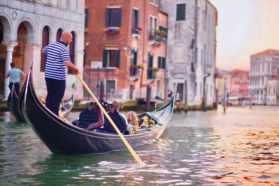 Venice: St. Mark's Basilica and Gondola Morning Tour - Inside the basilica: mosaics, marble, and biblical storytelling