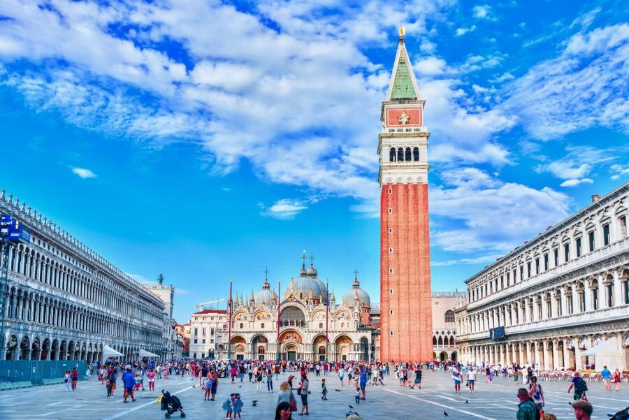 Venice: St. Mark's Basilica and Gondola Morning Tour - Gondola ride at 3:00 PM: classic, shared, and no guide aboard