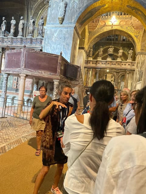 Venice: St. Mark's Basilica & Doge's Palace Tour with Ticket - Meeting at St. Mark’s Square: how to find your guide quickly
