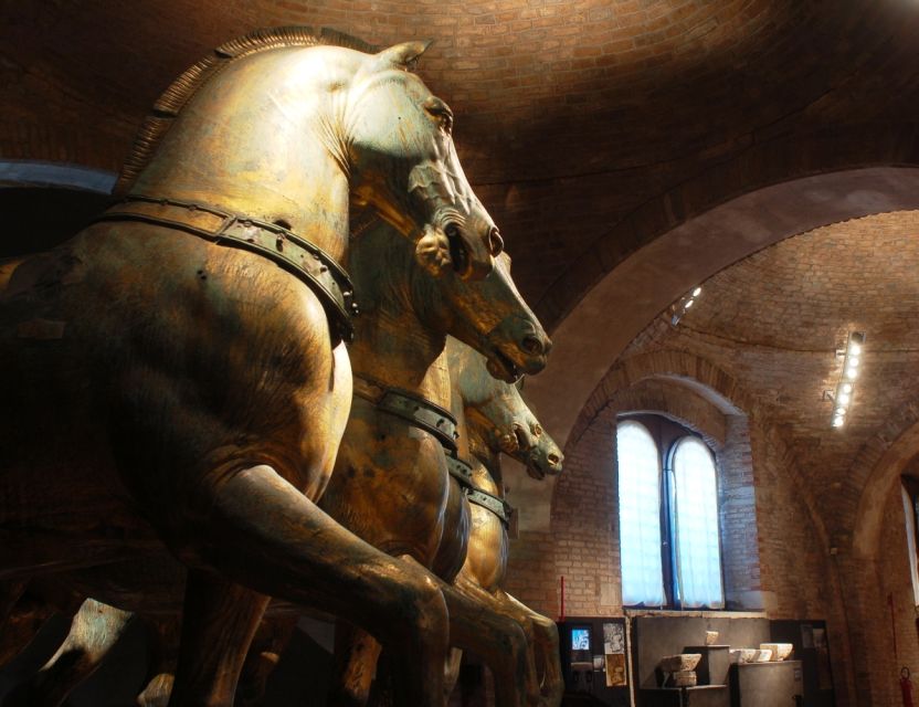 Venice St. Mark's Basilica Guided tour & optional Pala d'Oro - Inside the basilica: the stops that turn wow into understanding