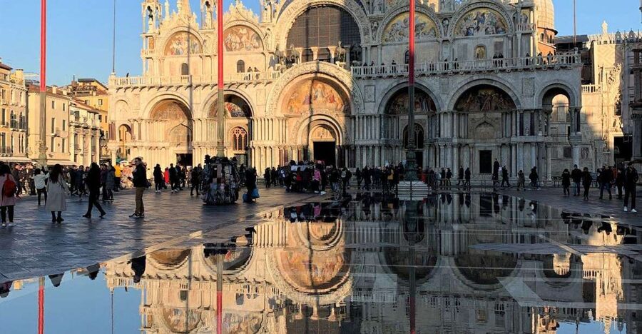 Venice: St. Mark's Basilica Skip-the-Line Entry & Audioguide - Inside St. Mark’s, what the Italo-Byzantine style means for your eyes