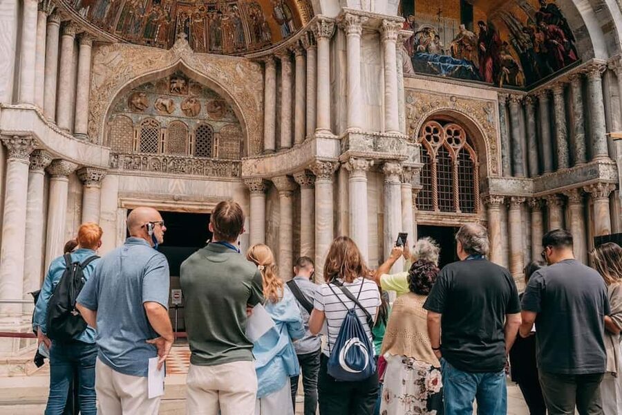 Venice: St Mark's Basilica Small-Group Tour with Terrace - Entering St Mark’s: what the guide helps you notice right away