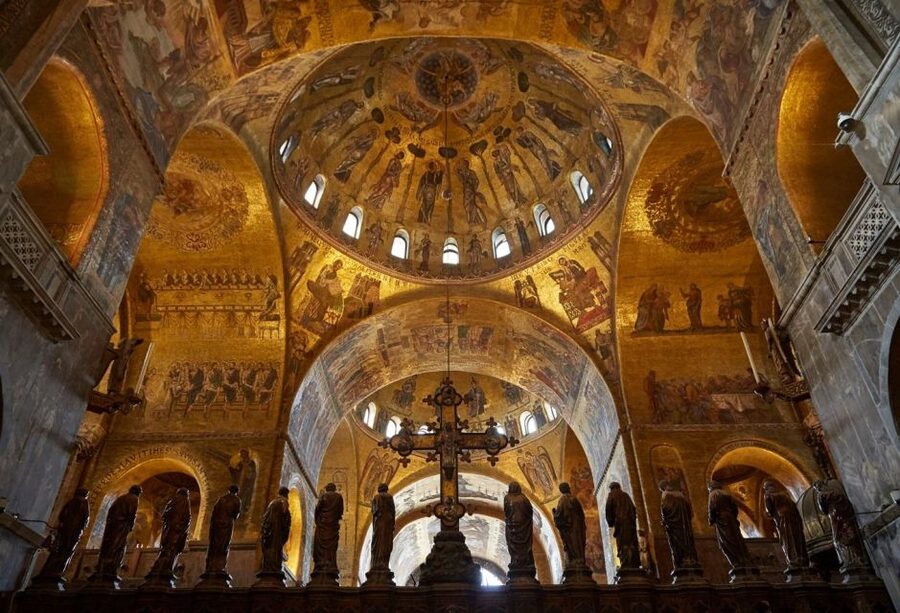 Venice: St. Mark's Basilica Tour with Doge's Palace Option - Dress code and site rules: the stuff that can derail your visit