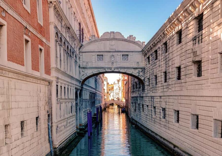Venice: St Mark's, Doge's Palace, Murano & Burano Day Tour - Who should book this, and who should choose something else