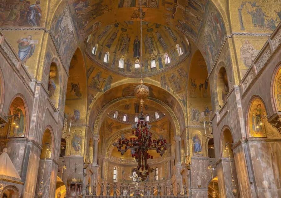 Venice: St Mark's, Doge's Palace, Murano & Burano Day Tour - Should you book the Venice St Mark’s, Doge’s Palace, Murano and Burano day tour?
