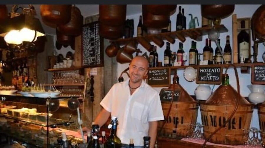 Venice: Sunset Walking Tour with Food and Wine Tastings - Cicchetti, Wine, And Daily Life: Why The Snacks Matter