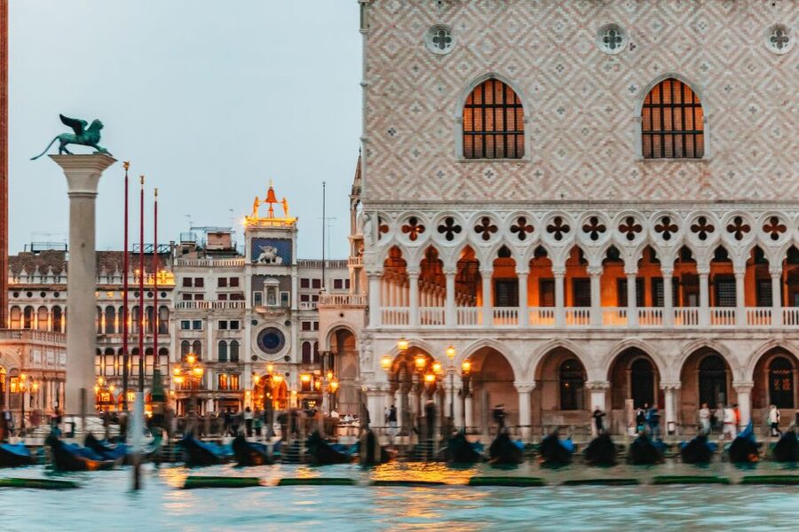 Venice: The Ghost & Legends Walking Tour - Timing, Walking Pace, and Weather Reality