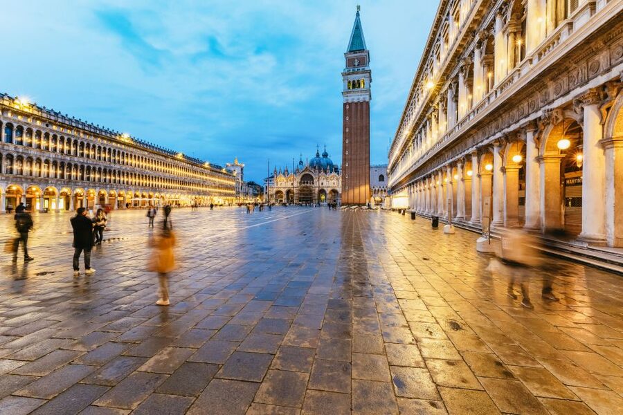 Venice: The Ghost & Legends Walking Tour - Entering Venice’s Back Streets From St Mark’s
