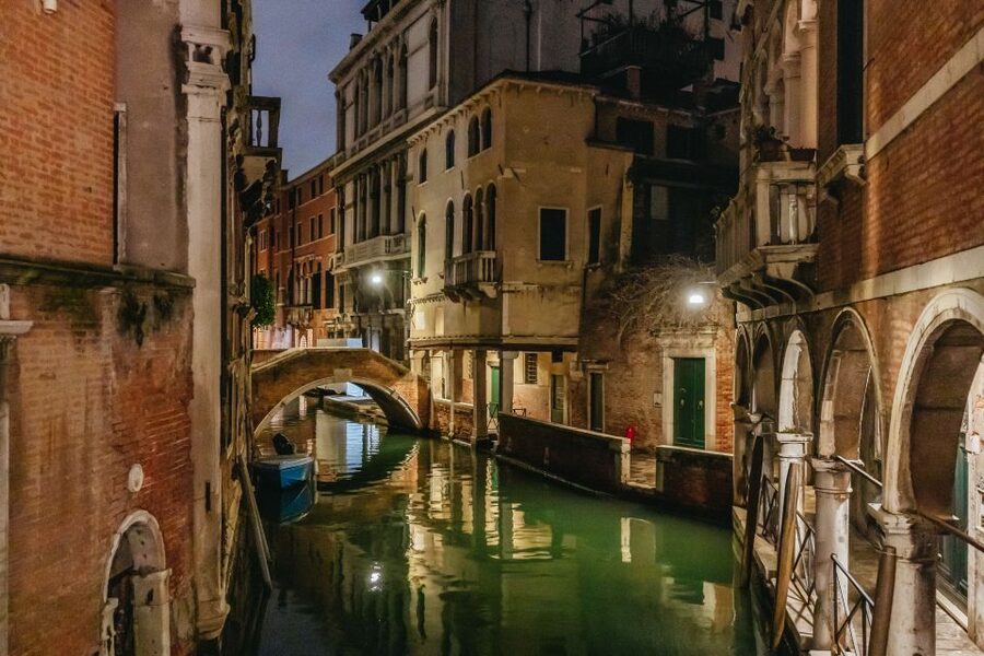 Venice: The Ghost & Legends Walking Tour - Finishing in Cannaregio: Past That Feels Present