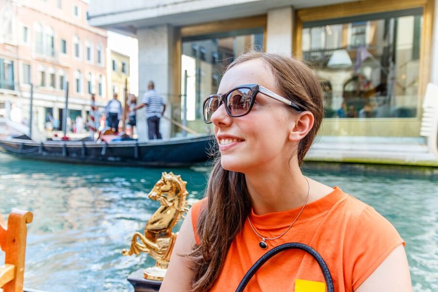 Venice: Traditional Shared Gondola Ride - Gondoliers: Not a Tour Guide, Just a Captain of the Ride