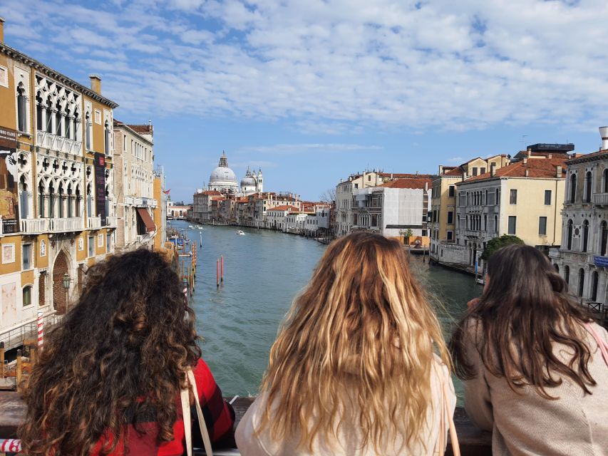 Venice: Walking Guided Tour of the City Must-See Sites - Finding Campiello dei Squelini (Near Ca’ Foscari) Without Stress