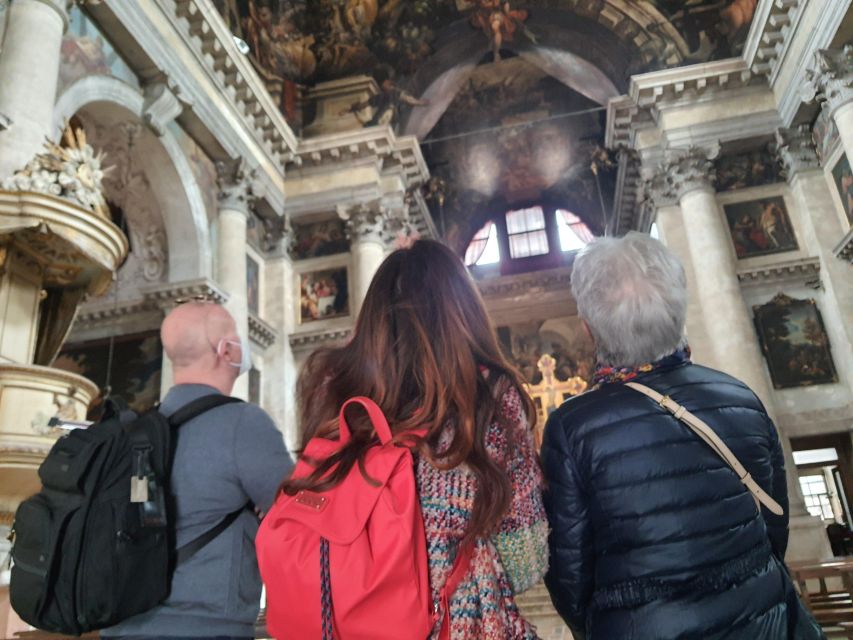 Venice: Walking Guided Tour of the City Must-See Sites - What to Bring for a Comfortable 2-Hour Outdoor Route