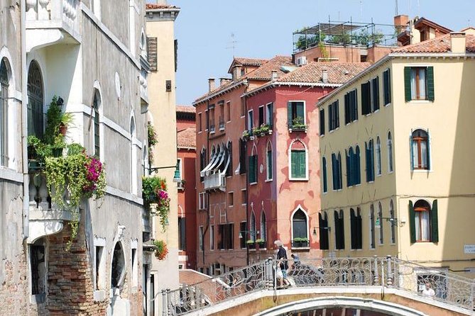 Venice Walking Tour and Gondola Ride - Group Size, Guide Energy, and Why It Matters