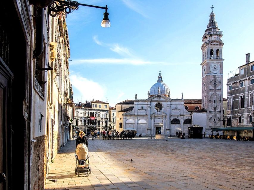 Venice Walking Tour and Gondola Ride Combo - Group size, split boats, and how to get a better experience