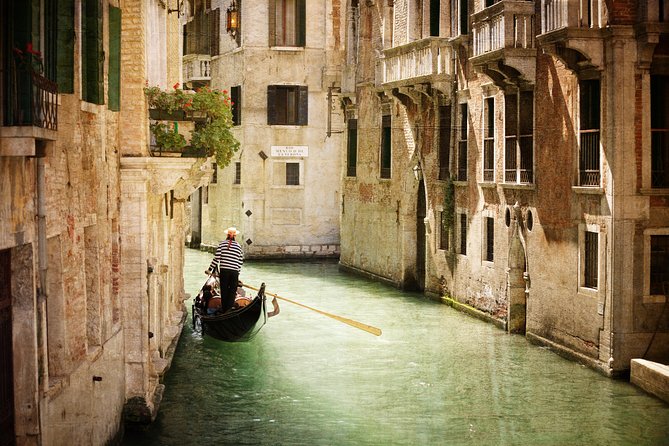 Venice Walking Tour and Gondola Ride - Meeting Point Clarity: How To Not Lose Your Group