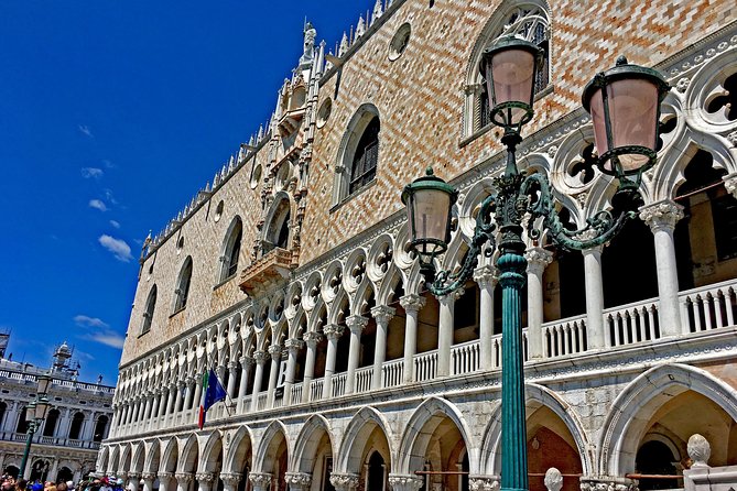 Venice: Winter Pass Top Attractions & City Walking Tour - Palazzo delle Prigioni Nuove, the prison link you cannot unsee