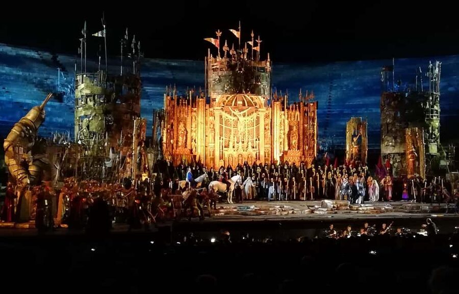 Verona: Arena di Verona Opera Ticket - The opera night itself: timing, length, and in-between moments