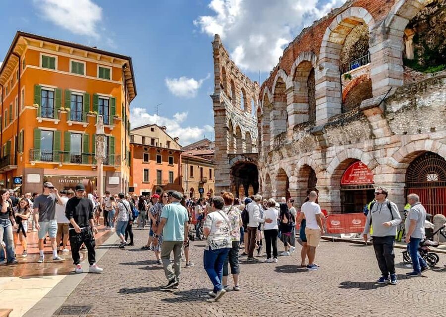 Verona: City Walking Tour with Cable Car & Wine Aperitif - Roman Verona Walk: Arena Views, Arco dei Gavi, and Porta Borsari