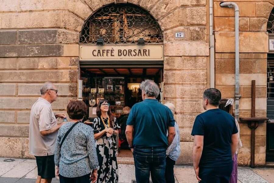 Verona: Food and Wine Tasting Walking Tour - Meeting at Porta Borsari: find the yellow tour sign and go