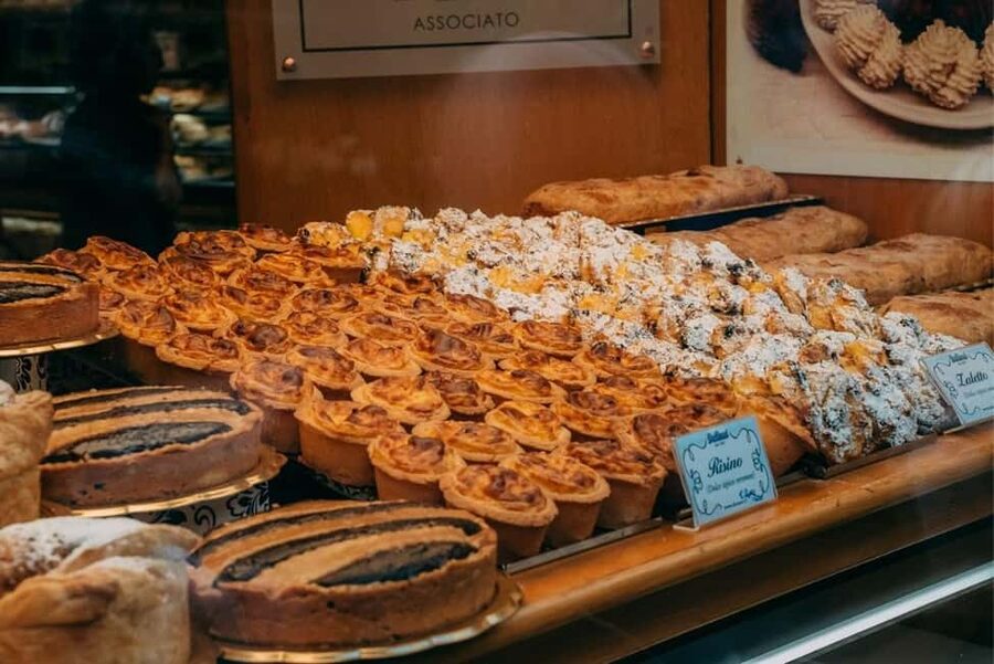 Verona: Food and Wine Tasting Walking Tour - Handmade meatballs, twice: osteria recipe and street-food cone