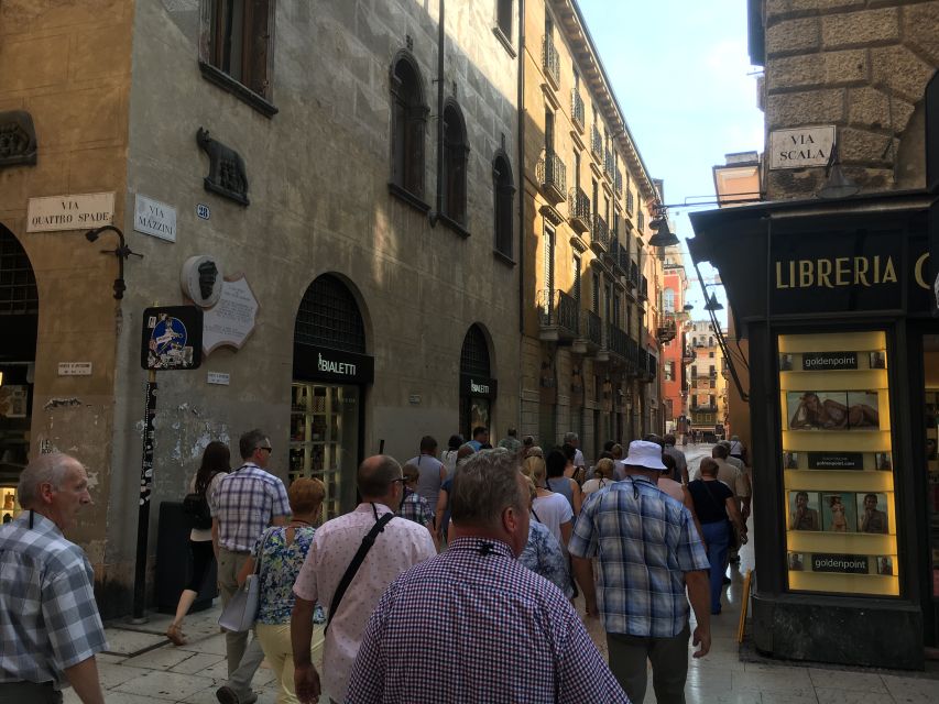 Verona Full-Day Tour from Lake Garda - Language options: English and German