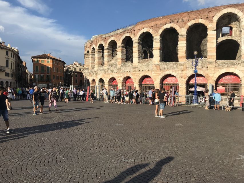 Verona Full-Day Tour from Lake Garda - Via Mazzini free time: shop without getting stuck
