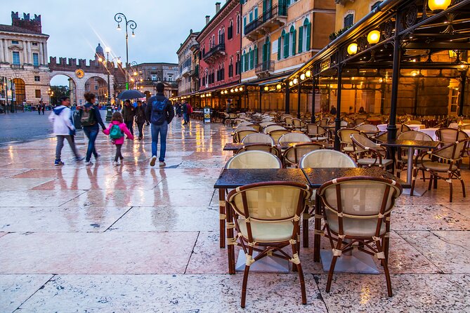 Verona Full Meal & Wine Tasting Walking Tour by Do Eat Better - Stop 2: Ponte della Vittoria and your first aperitivo