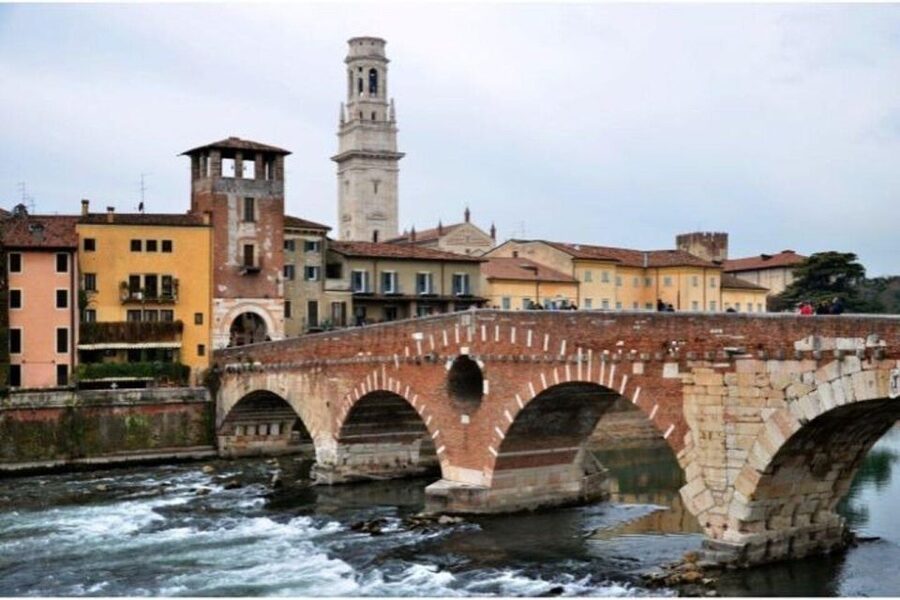 Verona: Highlights and Hidden Gems Walking Tour - Basilica di Santa Anastasia: One of Verona’s Big Church Moments