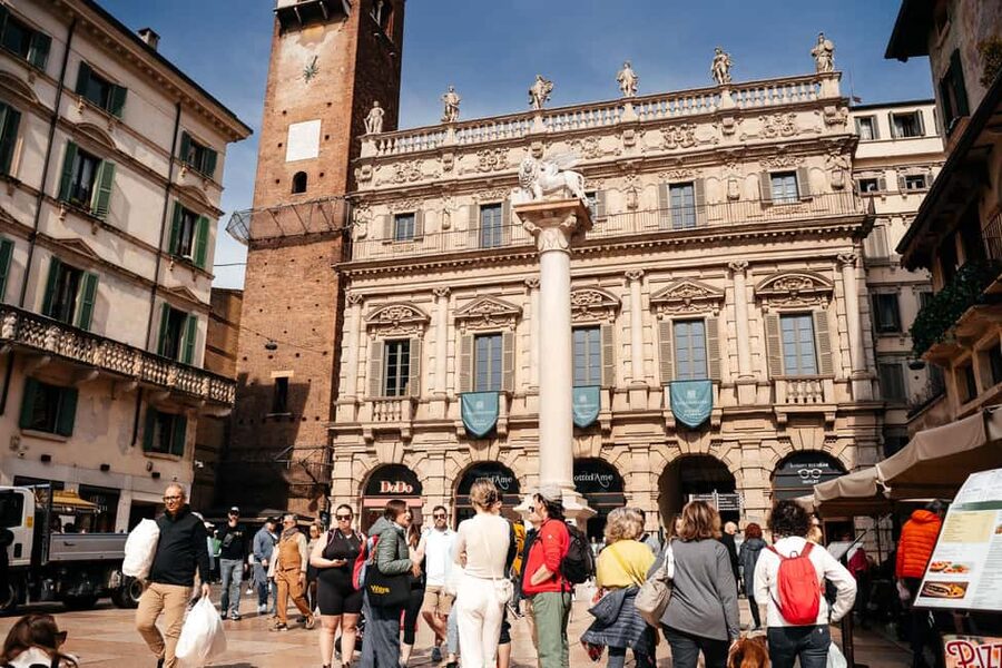 Verona: Highlights Walking Tour with Arena Priority Access - Key highlights to know before you go
