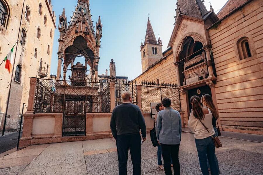 Verona: Highlights Walking Tour with Arena Priority Access - What you’re likely to learn, beyond the main sights