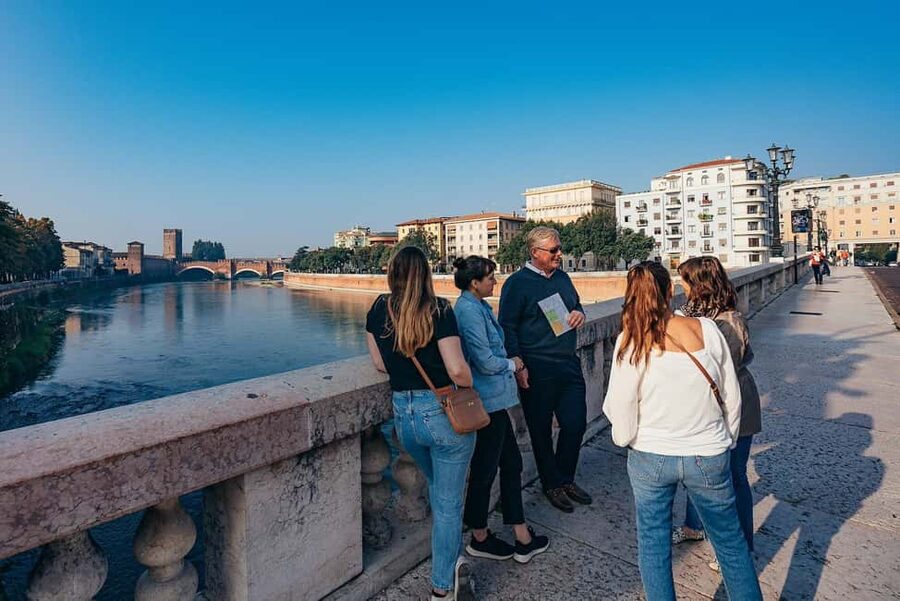 Verona: Highlights Walking Tour with Arena Priority Access - Verona Arena highlights in 3 hours, what that really means