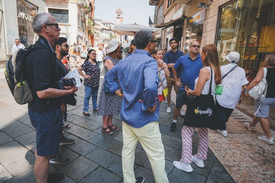 Verona: Highlights Walking Tour with Arena Priority Access - Piazza Bra break, then you face the Arena