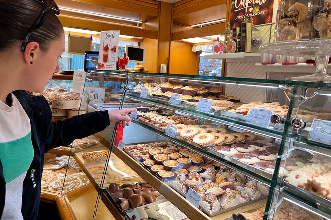 Verona walking tour:food, wine, legends, lunch/dinner & cable car - Sweet finish: artisan ice cream or winter dessert