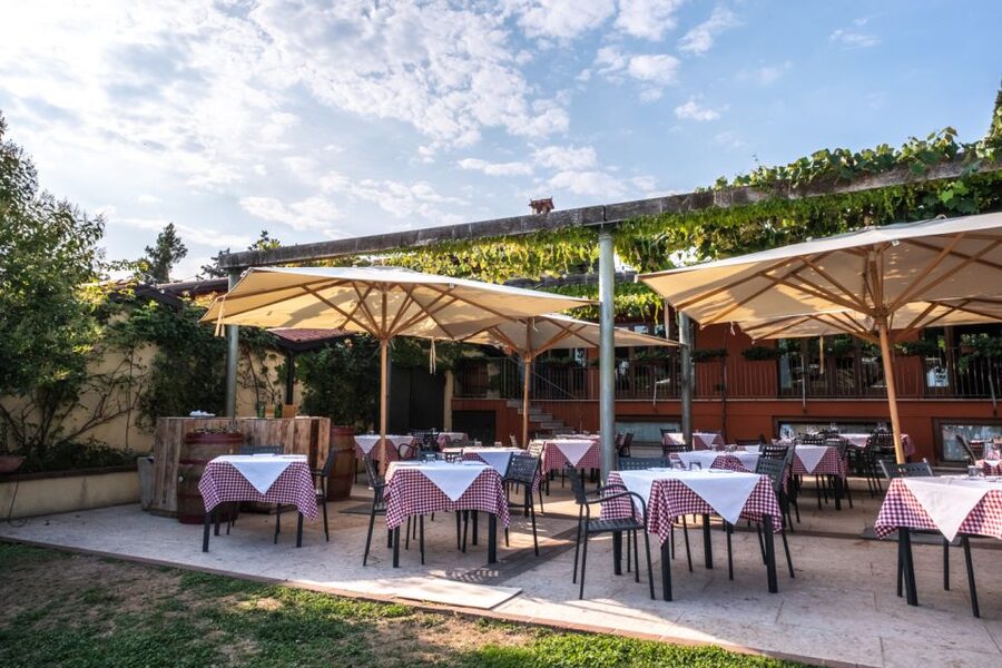 Verona: Wine Tasting with Snacks and Panoramic Views - Getting to Corte San Mattia, and why the hill location matters