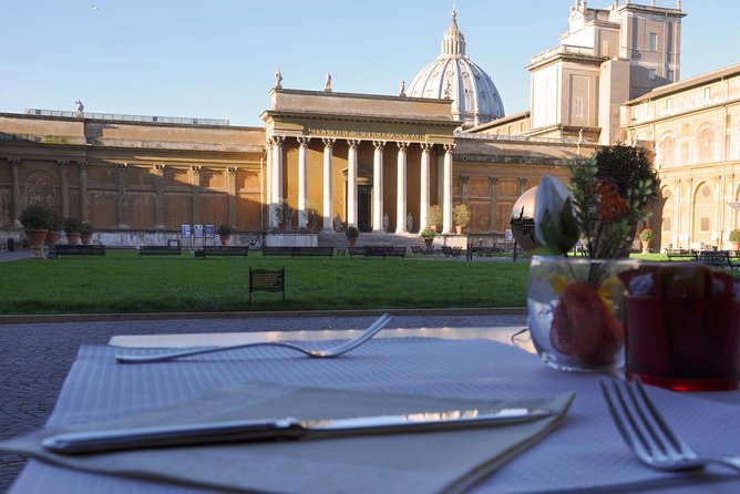 VIP Vatican Breakfast and Guided Tour with Sistine Chapel Access - Breakfast in the Cortile della Pigna: views, timing, and bird reality