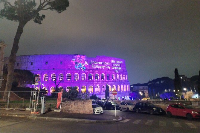 Walk the magic of Rome at night - Stop 2: Passing the Pontifical Gregorian University on the way to the Pantheon