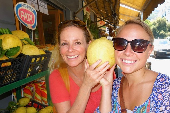 Walking Food Tour in Sorrento w/ Limoncello Factory Lemon Grove - Gelato finale and the shopping momentum