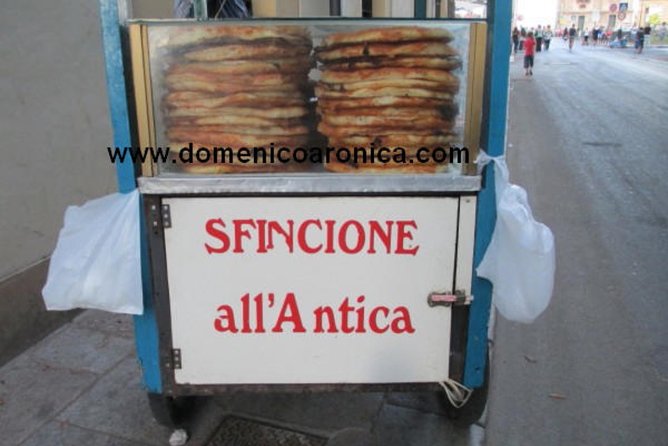 Walking Tour and street food Tour Palermo / History and Food - Fontana della Vergogna (Fontana Pretoria): a wow moment that teaches