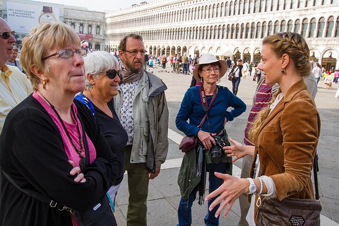 Welcome to Venice Group Tour St. Mark's Basilica & Gondola Ride - Castello alleyways: what daily island life feels like