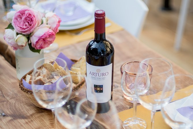 Wine and food tasting in an organic family winery - 2 hours 45 minutes, stop by stop: from garden beds to the vinsantaia