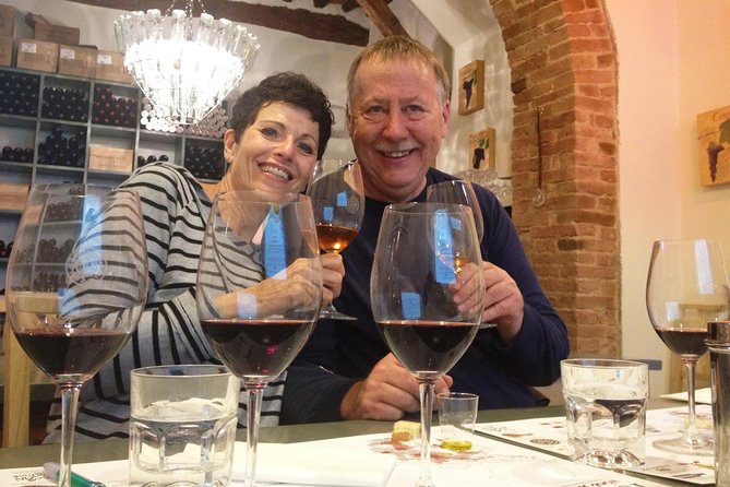 Wine Class - Tuscan Classics - Via Stalloreggi Meet-Up, Then a Central Siena Setting