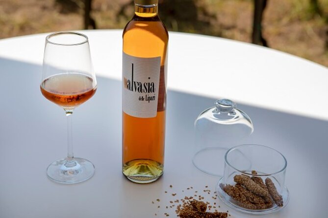 Wine tasting THE CLASSICS - Tenuta di Castellaro in Lipari: what you’re really paying for